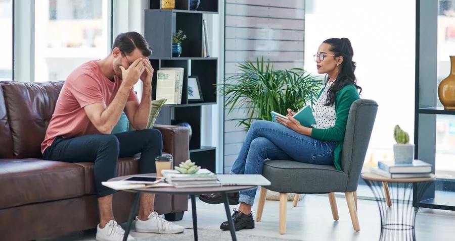 Therapists Guide You to Mindfulness and Acceptance with ACT